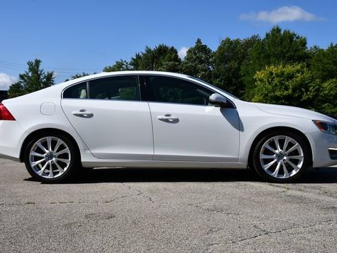Used 2016 Volvo S60 T5 Inscription Platinum w/ Climate Package FWD image 8