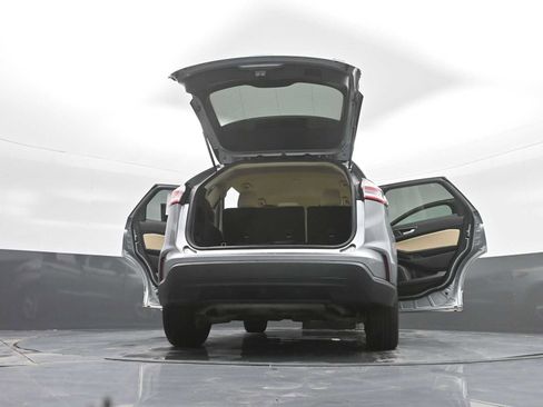 Used 2023 Ford Edge SE image 41