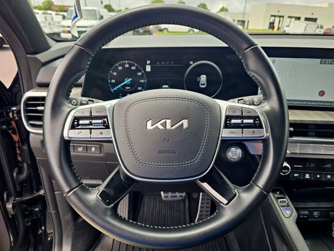 Used 2024 Kia Telluride SX w/ Towing Package FWD image 20