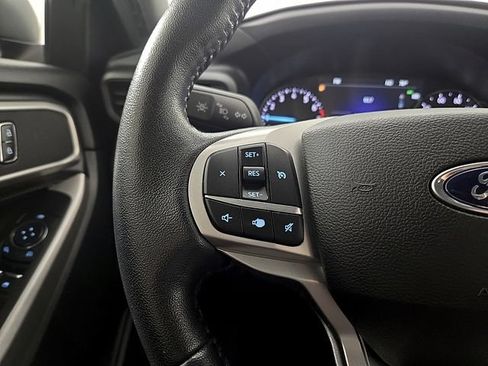 Certified 2022 Ford Explorer XLT RWD image 22
