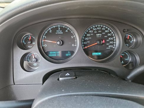 Used 2014 Chevrolet Suburban LS AWD/4WD image 9