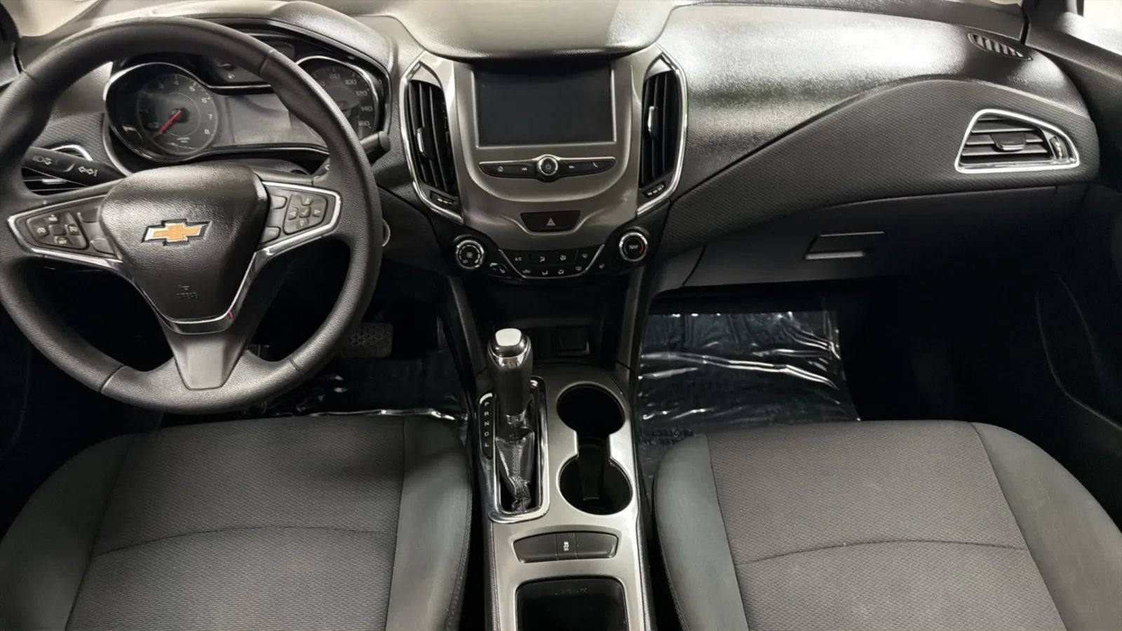 Used 2017 Chevrolet Cruze LT w/ Convenience Package FWD image 16