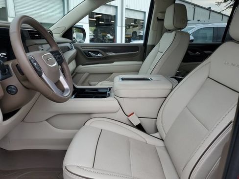Used 2024 GMC Yukon Denali AWD/4WD image 18