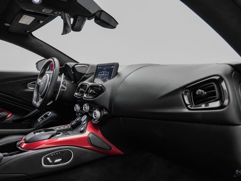 Used 2019 Aston Martin V8 Vantage Coupe RWD image 49