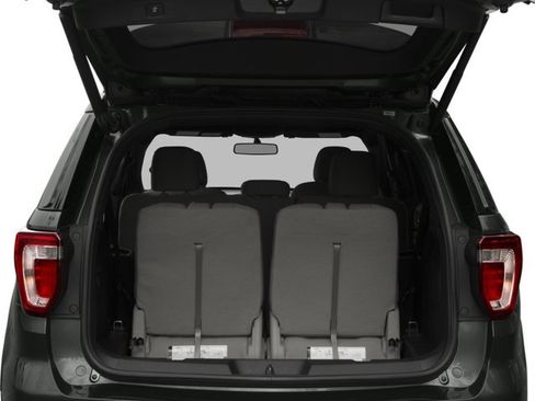 Used 2016 Ford Explorer XLT w/ Equipment Group 202A image 12