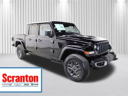 New 2026 Jeep Gladiator Sport image 1