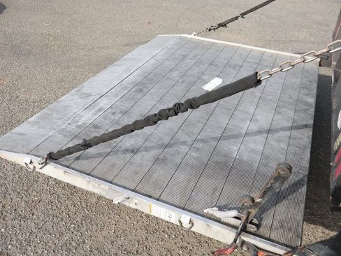 Used 2016 Chevrolet Express 4500 w/ Chrome Appearance Package image 9