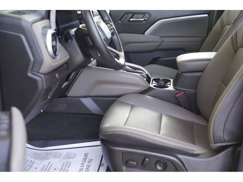 Used 2024 Chevrolet Colorado ZR2 w/ ZR2 Convenience Package III image 14