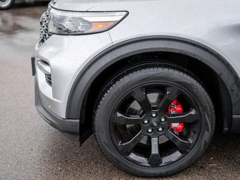 Used 2022 Ford Explorer ST w/ Equipment Group 401A image 9