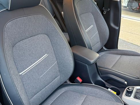 Used 2020 Hyundai Venue image 36