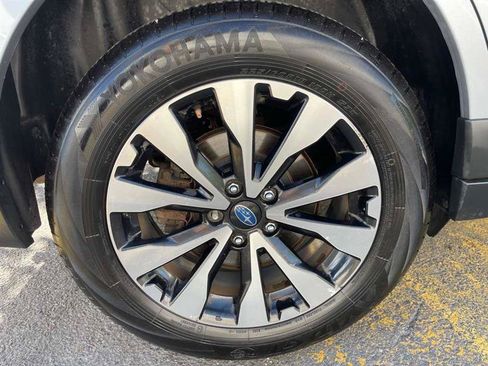 Used 2015 Subaru Outback 3.6R Limited AWD/4WD image 96