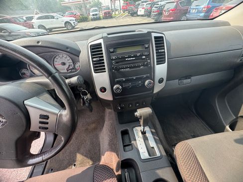 Used 2012 Nissan Frontier PRO-4X AWD/4WD image 9
