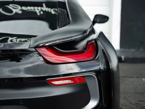 Used 2017 BMW i8 AWD/4WD image 16