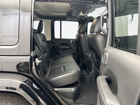 Used 2021 Jeep Wrangler Unlimited Sahara image 17