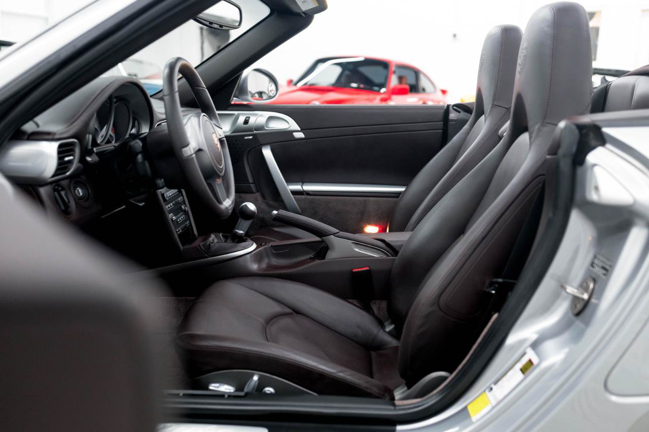 Used 2010 Porsche 911 Turbo AWD/4WD image 44