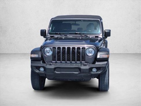 Used 2020 Jeep Gladiator Sport w/ Quick Order Package 24S AWD/4WD image 2