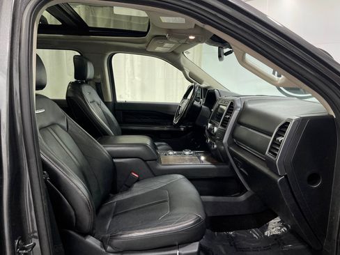 Used 2019 Ford Expedition Max Platinum AWD/4WD image 34