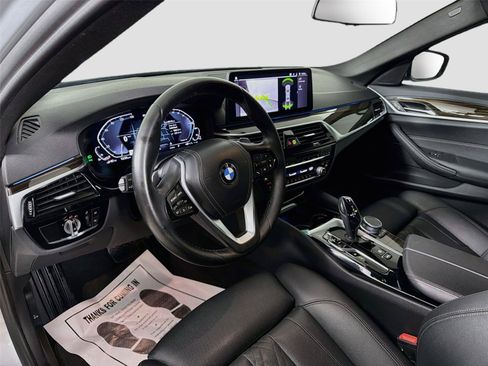 Used 2021 BMW 530e w/ Convenience Package RWD image 9