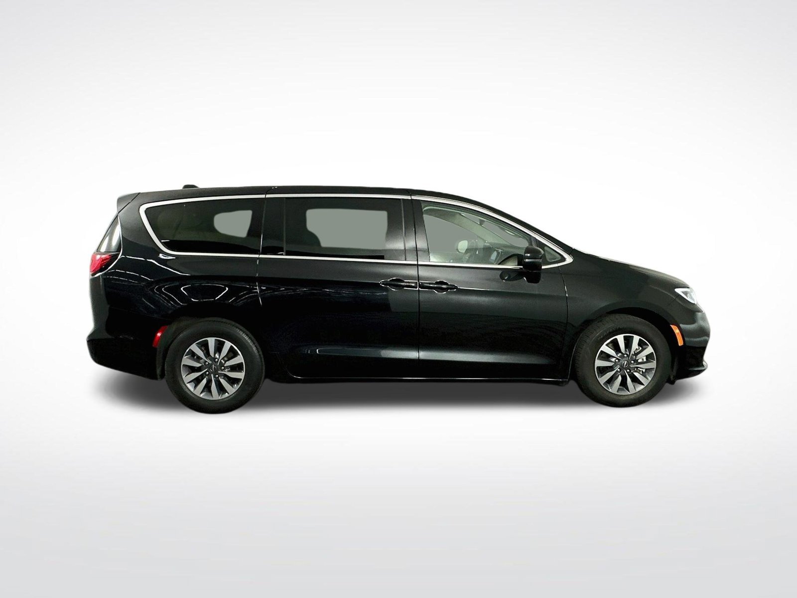 Used 2023 Chrysler Pacifica Touring-L FWD image 9