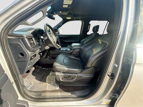 Used 2023 Ford Expedition Platinum image 22