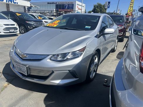 Used 2018 Chevrolet Volt LT image 6