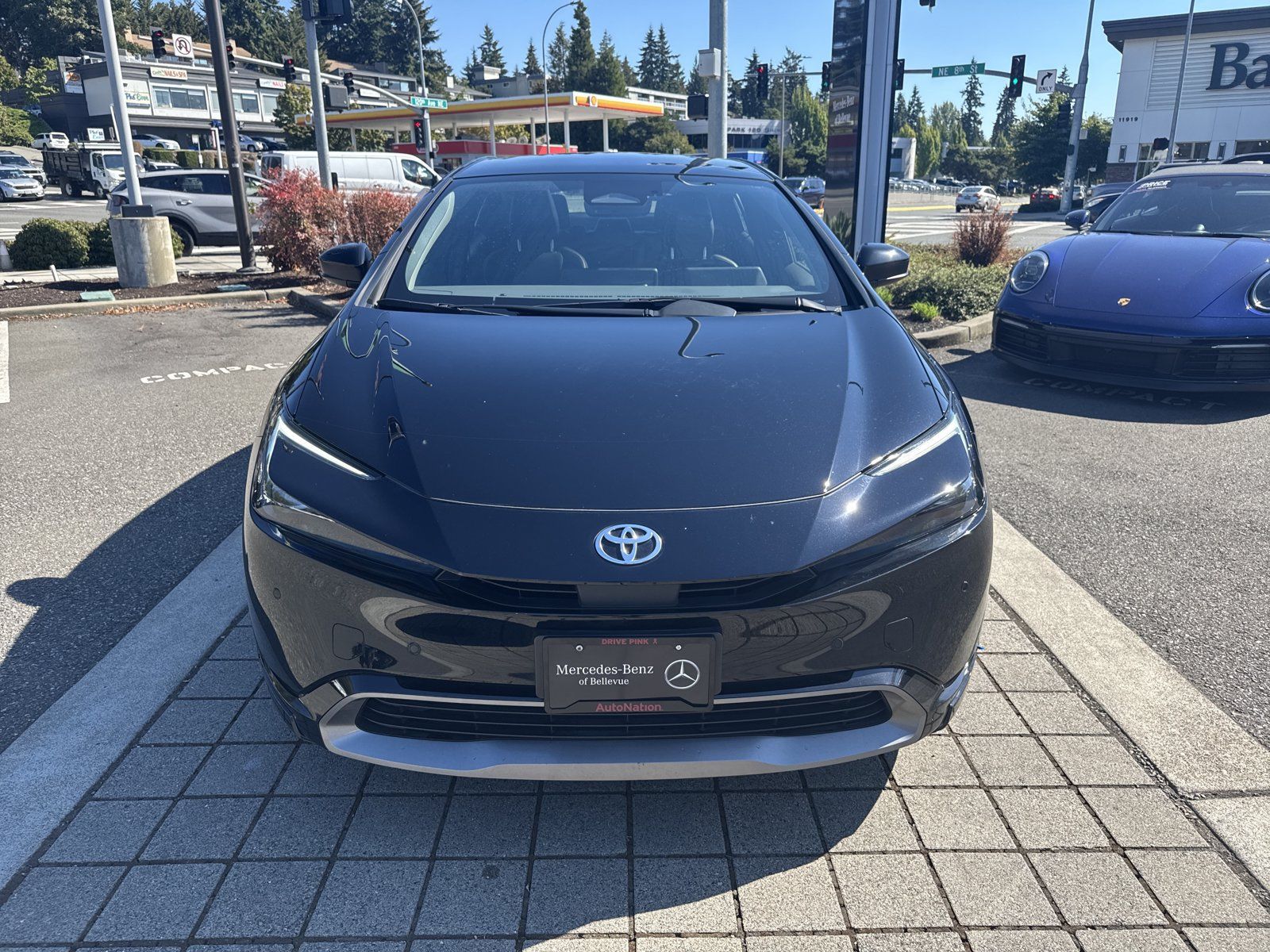 Used 2024 Toyota Prius XLE AWD/4WD image 2