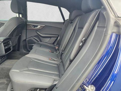 Used 2021 Audi Q8 Prestige w/ Prestige Package image 13