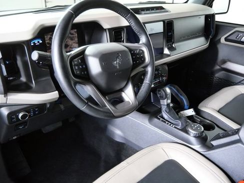 Certified 2023 Ford Bronco Wildtrak AWD/4WD image 3