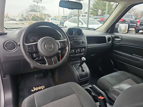Used 2016 Jeep Patriot Sport w/ Power Value Group image 11