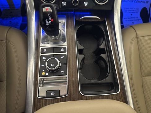 Used 2020 Land Rover Range Rover Sport HSE image 16