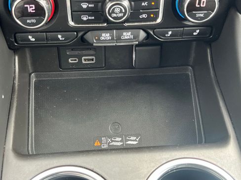 Used 2021 Chevrolet Suburban RST w/ Luxury Package image 39