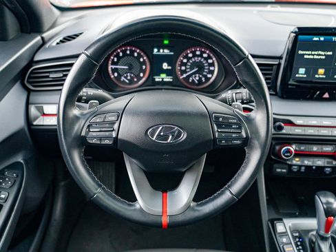 Used 2021 Hyundai Veloster 2.0 Premium image 16