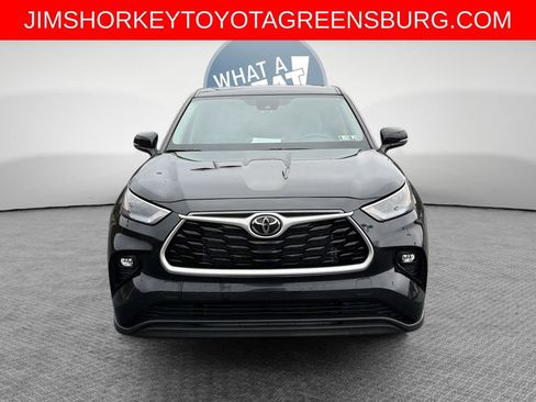 Used 2023 Toyota Highlander LE AWD/4WD image 9
