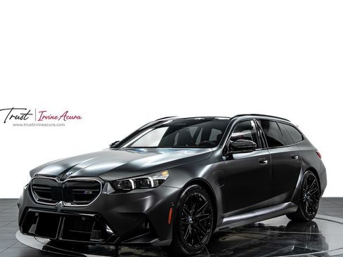 Used 2025 BMW M5 Touring AWD/4WD image 1