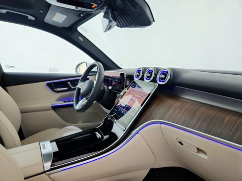 Used 2026 Mercedes-Benz GLC 300 image 19
