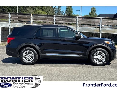 Used 2023 Ford Explorer XLT RWD image 4