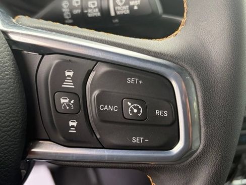 Used 2024 Jeep Wrangler Unlimited Sahara w/ Technology Group AWD/4WD image 18