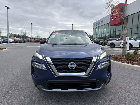 Used 2023 Nissan Rogue SL w/ SL Premium Package image 2