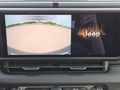 New 2025 Jeep Wrangler Unlimited Rubicon image 19