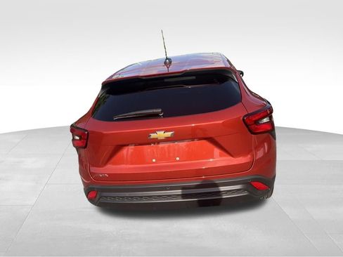 Used 2024 Chevrolet Trax LS w/ Driver Confidence Package FWD image 5
