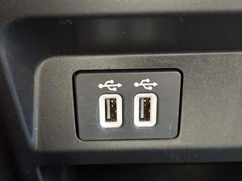 Used 2020 Ford F150 Lariat image 31