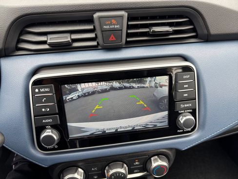 Used 2025 Nissan Versa SV FWD image 22