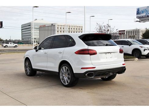Used 2017 Porsche Cayenne Platinum Edition image 4