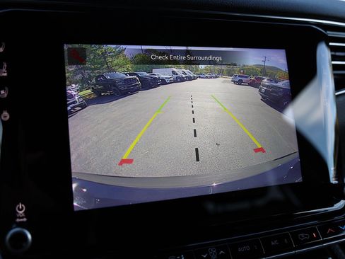 Used 2022 Jeep Wagoneer Series III w/ Flexible Seating Group image 32