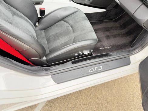 Used 2007 Porsche 911 GT3 image 27