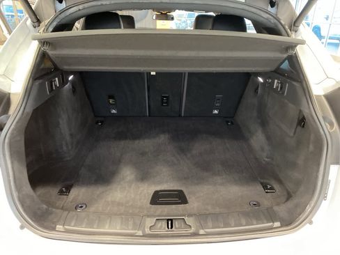 Used 2017 Jaguar F-PACE Premium image 27