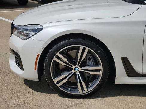 Used 2019 BMW 750i w/ M Sport Package RWD image 8