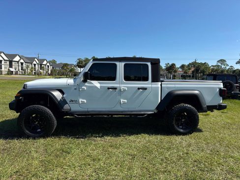 Used 2020 Jeep Gladiator Sport w/ Quick Order Package 24S image 38