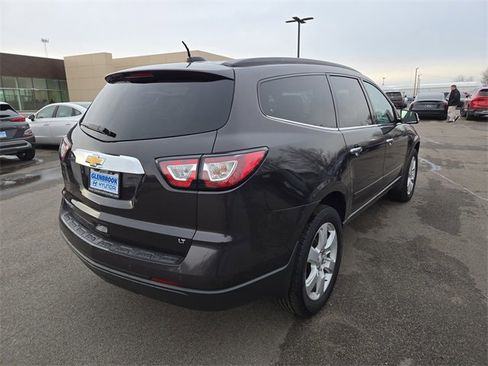 Used 2017 Chevrolet Traverse LT w/ Style and Technology Package image 6