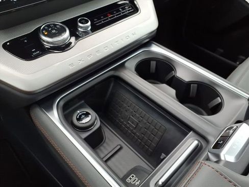 New 2025 Ford Expedition Max Active image 16